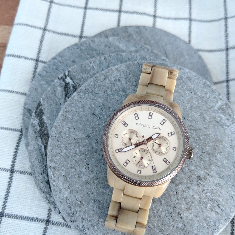 ⚠️ MOVING ⚠️Michael Kors Watch